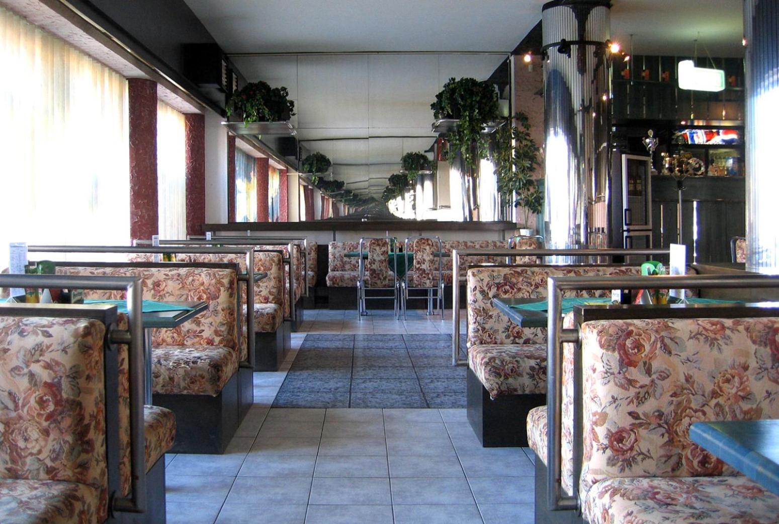 Hotel Morava Jevíčko エクステリア 写真
