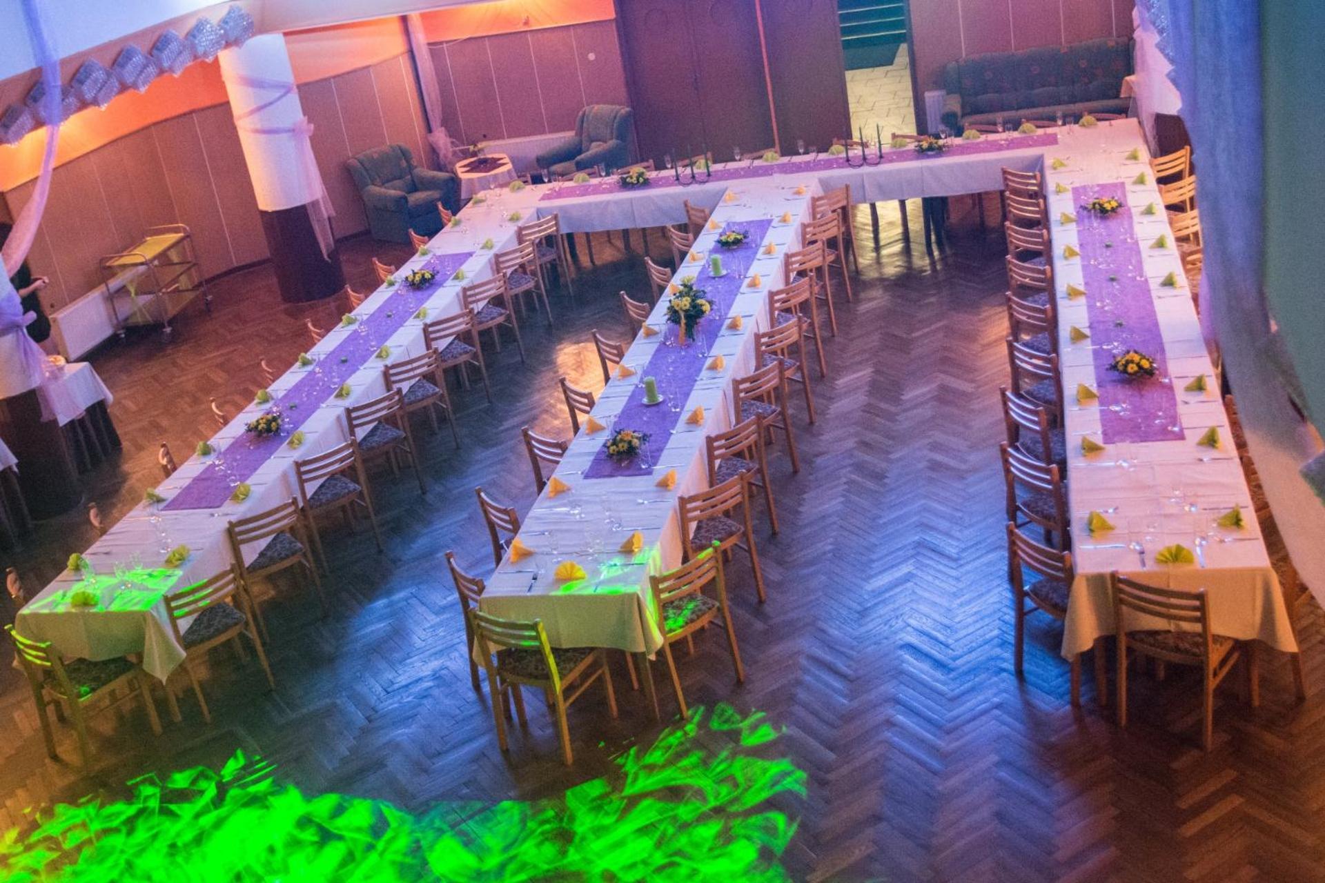 Hotel Morava Jevíčko エクステリア 写真