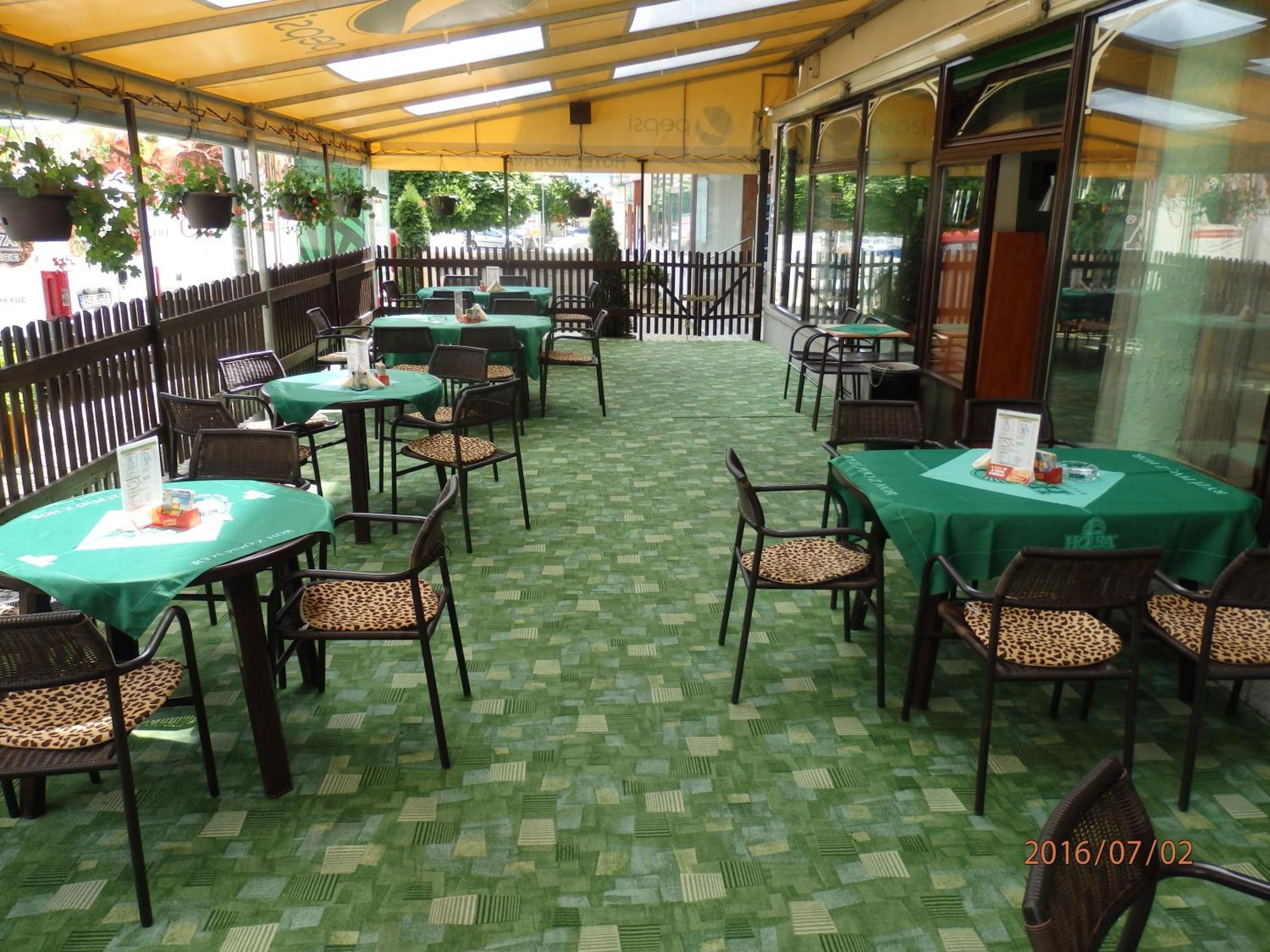 Hotel Morava Jevíčko エクステリア 写真
