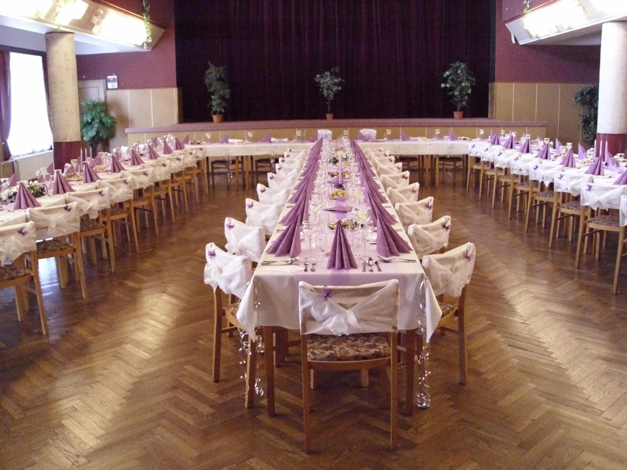 Hotel Morava Jevíčko エクステリア 写真